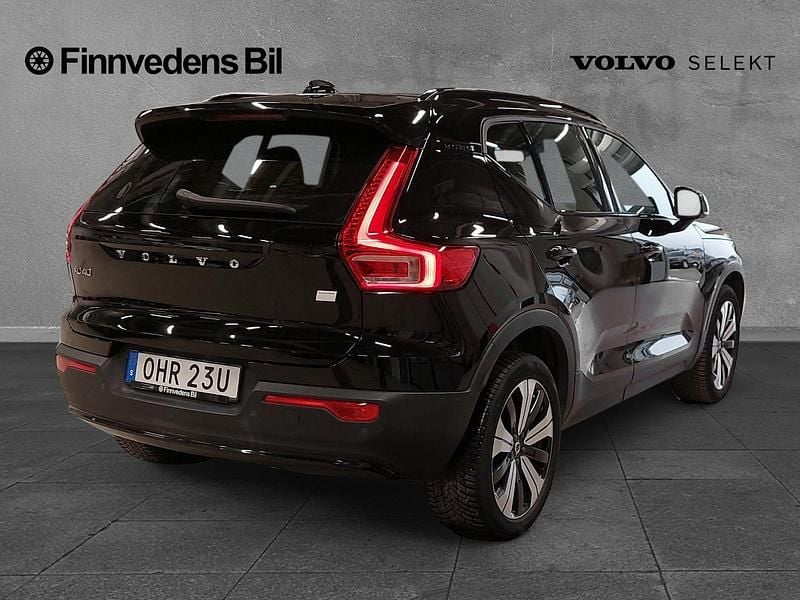 Begagnad Volvo XC40 Single Motor 175 kW (238 HK) 2023 Svart SUV