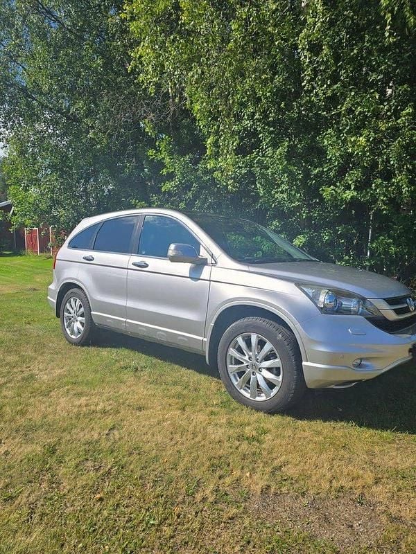 Silver Begagnad 2010 Honda CR-V Executive SUV | 159 000 kr (Dyr) - Bild 1/3