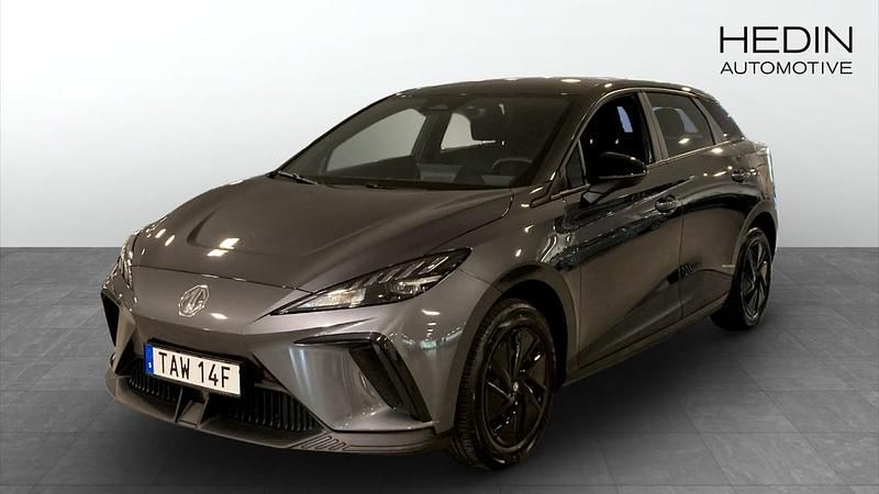 Grå (grey) Begagnad 2023 MG MG4 EV Halvkombi | 249 900 kr - Bild 1/4