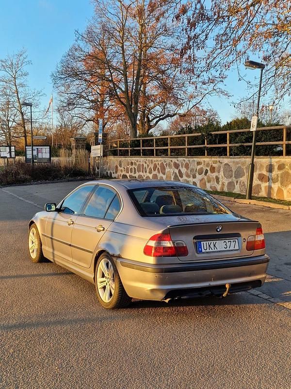 Begagnad BMW 320 M Sport 170 HK (125 kW) 2004 Grå Sedan