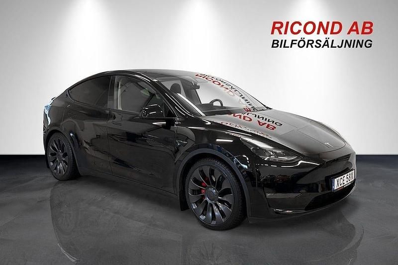 Svart Begagnad 2023 Tesla Model Y SUV | 549 900 kr - Bild 1/4