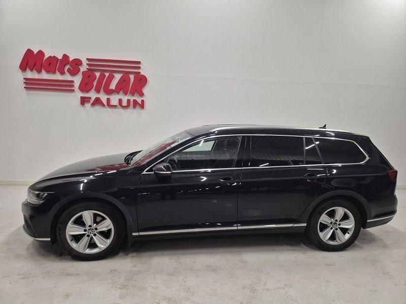 Svart Begagnad 2020 VW Passat GT Kombi | 259 900 kr (Marknadspris) - Bild 1/4