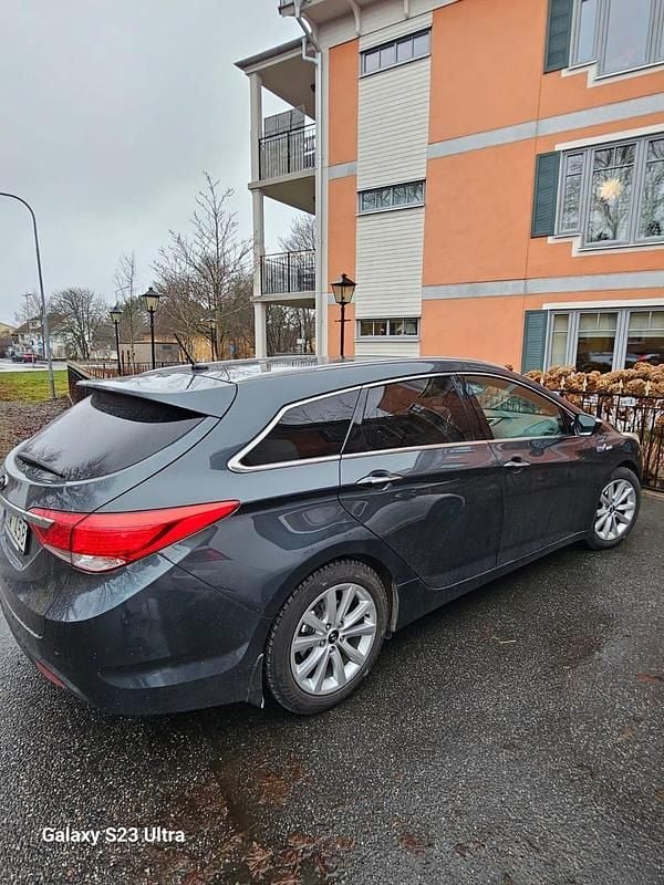 Begagnad 2012 Hyundai i40 Kombi | 79 000 kr (Marknadspris) - Bild 1/4