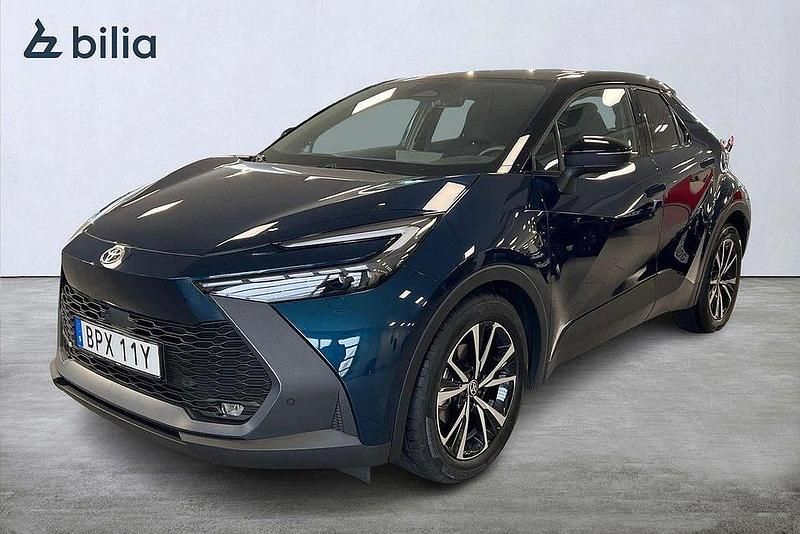Blå Begagnad 2024 Toyota C-HR Style SUV | 389 900 kr (Lite dyr) - Bild 1/3