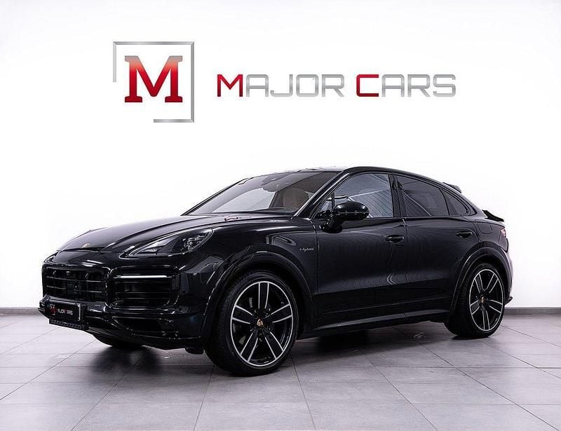Svart Begagnad 2022 Porsche Cayenne SUV | 829 900 kr (Marknadspris) - Bild 1/4