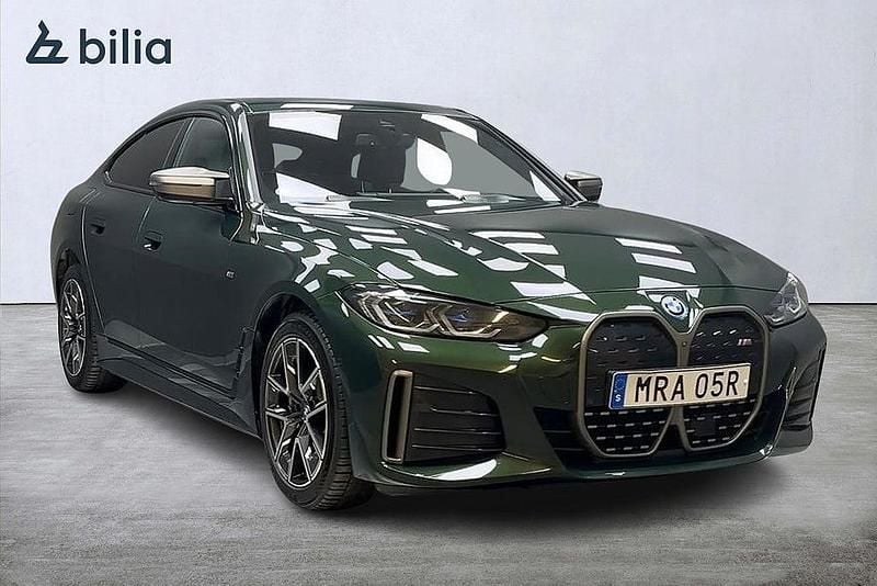 Grön Begagnad 2022 BMW i4 M Sport Sedan | 489 000 kr (Marknadspris) - Bild 1/4