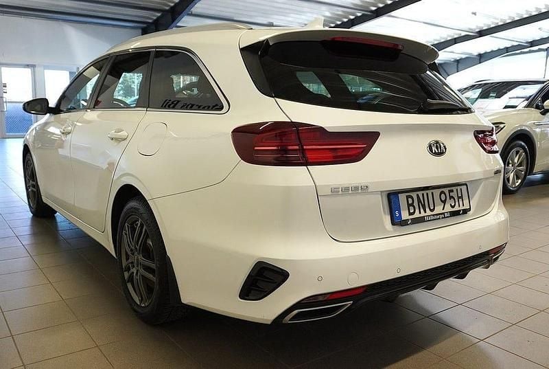 Begagnad Kia Ceed Sportswagon 141 HK (103 kW) 2021 Vit Kombi