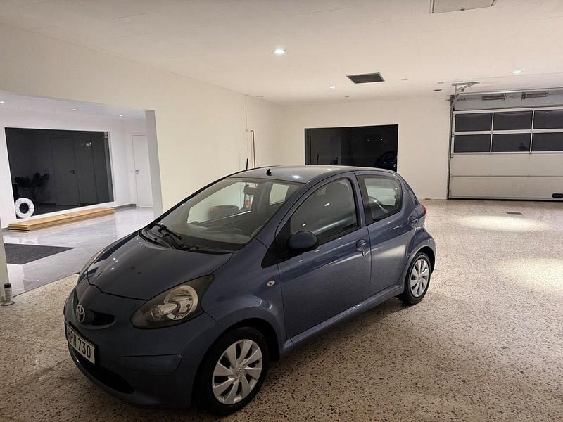 Blå Begagnad 2008 Toyota Aygo Halvkombi | 48 900 kr (Marknadspris) - Bild 1/4