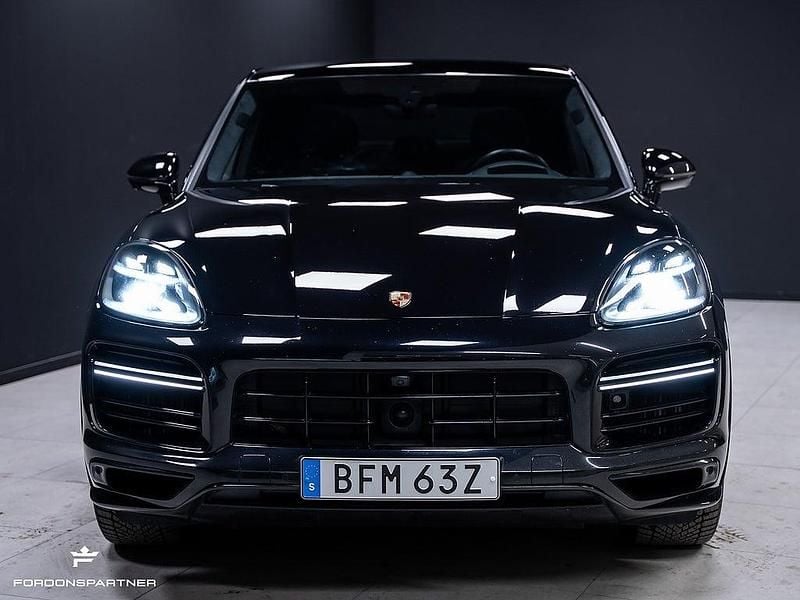 Begagnad Porsche Cayenne Turbo S 549 HK (403 kW) 2020 Svart SUV