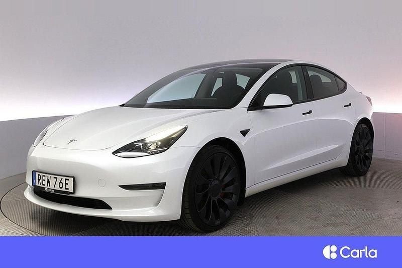 Vit Begagnad 2023 Tesla Model 3 Performance Sedan | 399 900 kr (Marknadspris) - Bild 1/4
