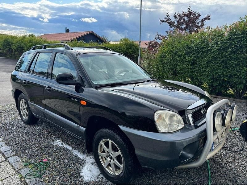 Begagnad 2004 Hyundai Santa Fe SUV | 10 000 kr (Superpris) - Bild 1/3