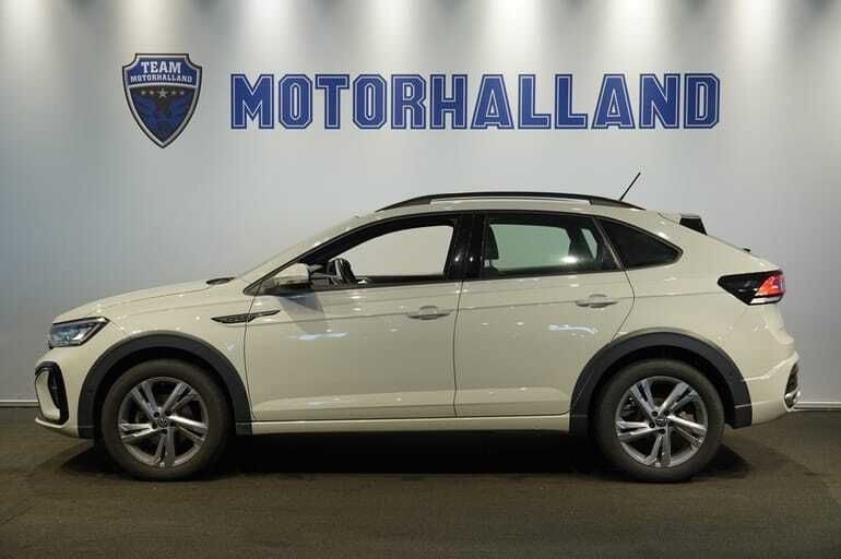 Grå Begagnad 2023 VW Taigo SUV | 239 900 kr (Marknadspris) - Bild 1/4