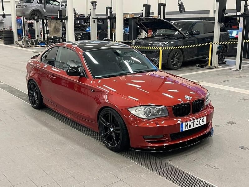 Sedona red Begagnad 2010 BMW 120 Halvkombi | 85 000 kr (Dyr) - Bild 1/4