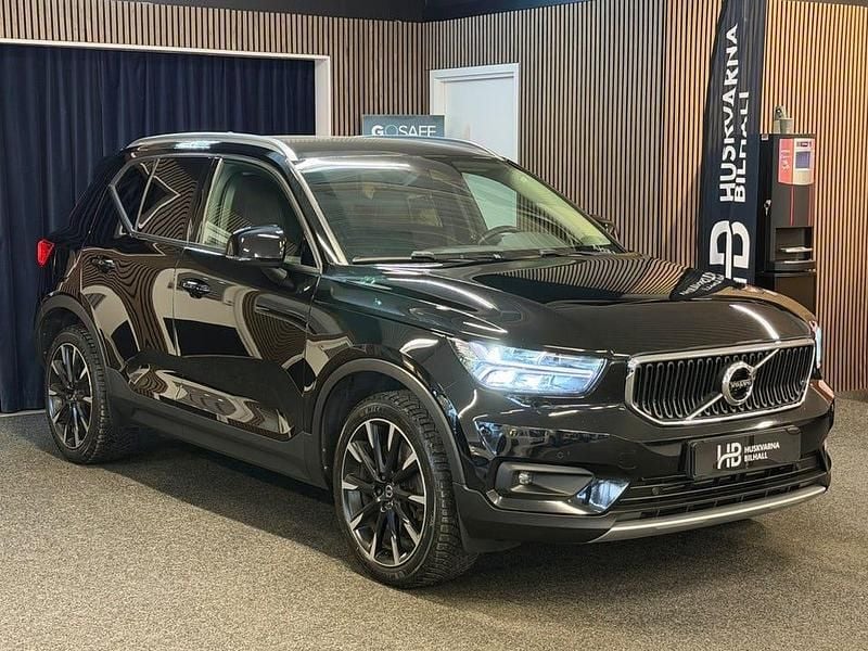Svart Begagnad 2020 Volvo XC40 Momentum SUV | 269 900 kr (Bra pris) - Bild 1/4