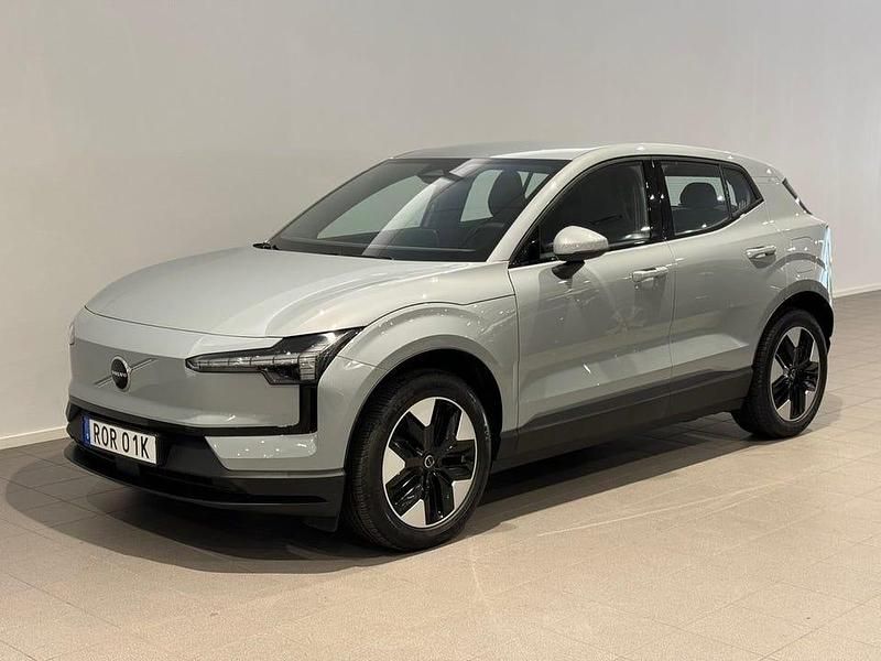 Grå Begagnad 2024 Volvo EX30 Core SUV | 319 500 kr (Superpris) - Bild 1/4