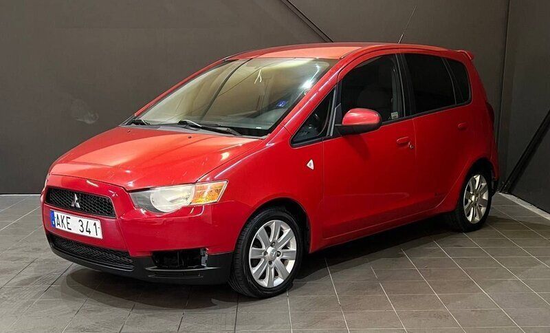 Röd Begagnad 2010 Mitsubishi Colt Halvkombi | 34 900 kr (Lite dyr) - Bild 1/4