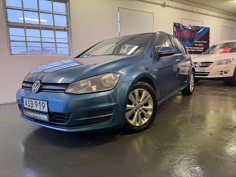 Begagnad VW Golf VII 110 HK (80 kW) 2014 Blå Halvkombi