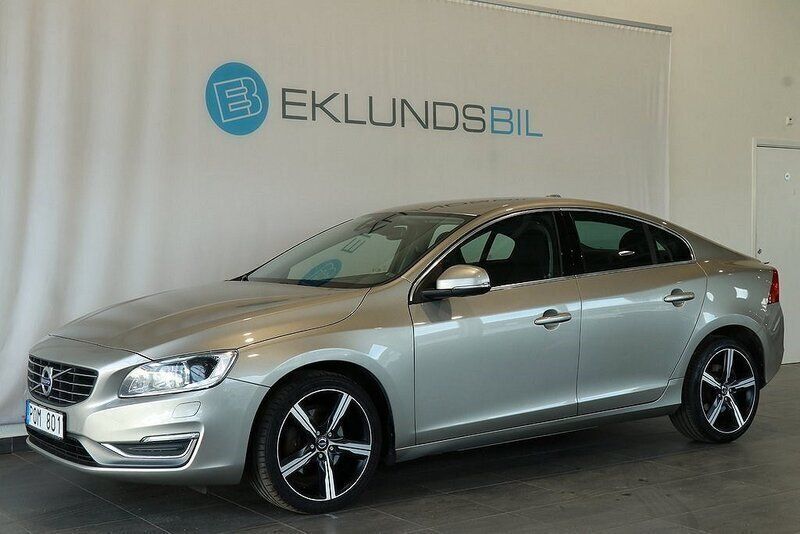 Ljusbrun Begagnad 2013 Volvo S60 Momentum Sedan | 134 900 kr (Lite dyr) - Bild 1/4