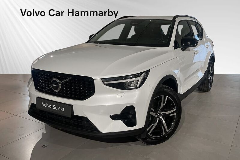 Begagnad 2025 Volvo XC40 SUV | 389 900 kr (Marknadspris) - Bild 1/3