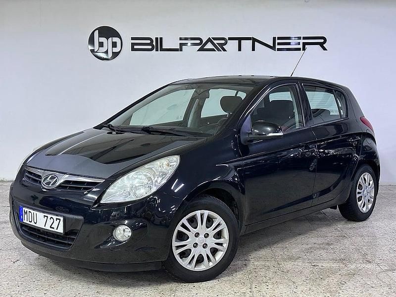 Svart Begagnad 2011 Hyundai i20 Premium Halvkombi | 39 900 kr (Marknadspris) - Bild 1/4