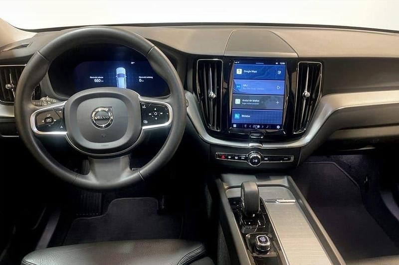 Begagnad Volvo XC60 Plus 355 HK (261 kW) 2023 Silver SUV