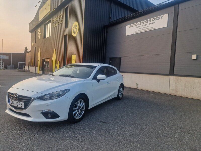 Vit Begagnad 2013 Mazda 3 Inclusive Halvkombi | 94 900 kr (Marknadspris) - Bild 1/4