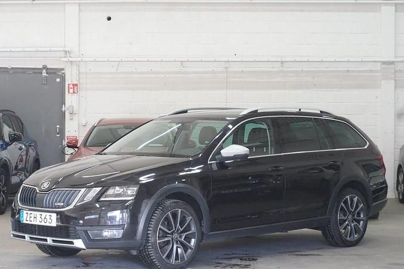 Svart Begagnad 2018 Skoda Octavia Scout Kombi | 184 900 kr (Bra pris) - Bild 1/4