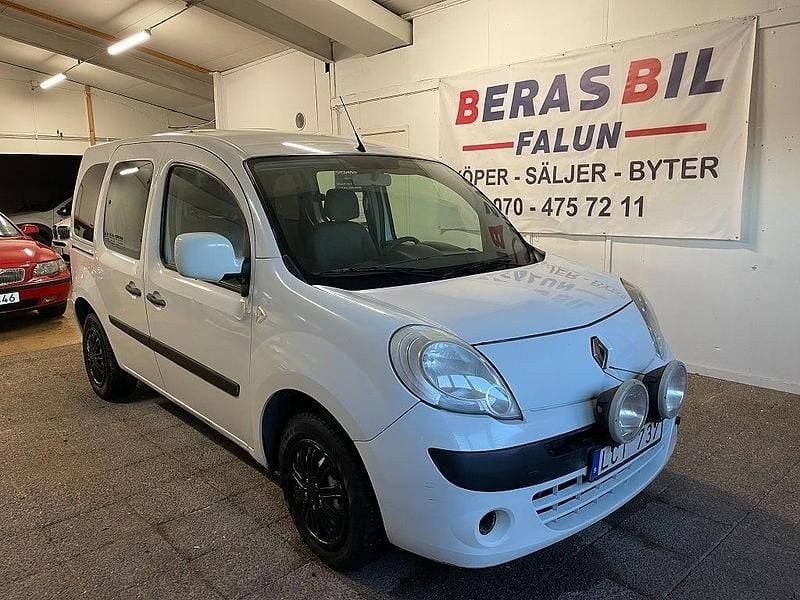 Vit Begagnad 2010 Renault Kangoo Minibuss | 39 900 kr (Bra pris) - Bild 1/4