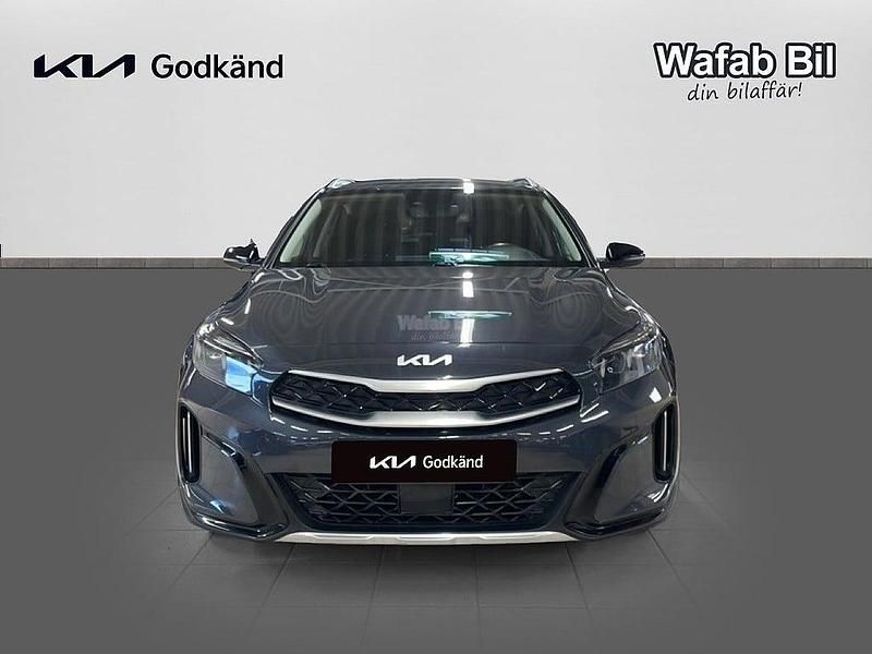 Begagnad Kia XCeed Advance 105 HK (77 kW) 2022 /h8g/ penta metal m SUV