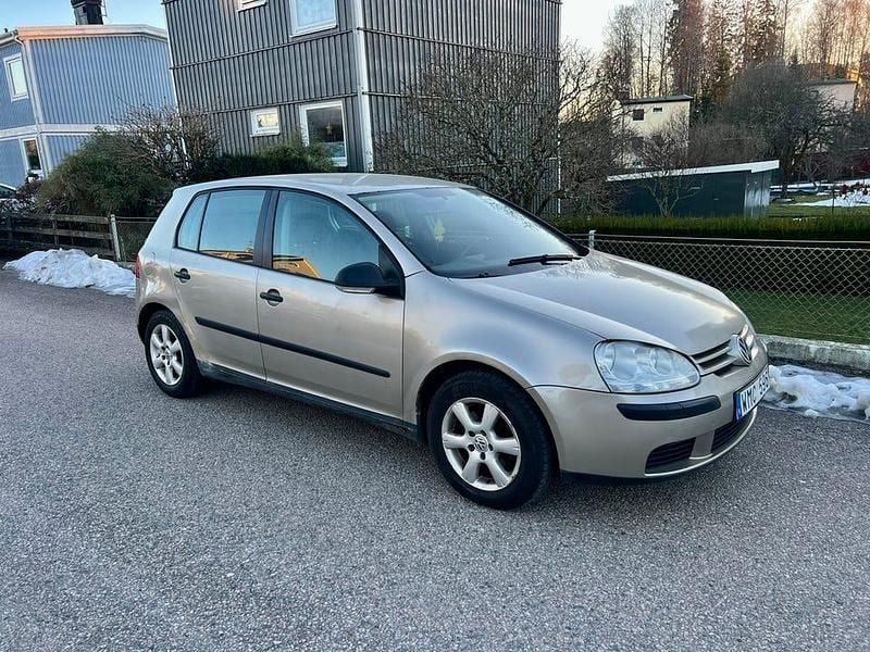 Begagnad 2005 VW Golf V Halvkombi | 17 500 kr (Bra pris) - Bild 1/4