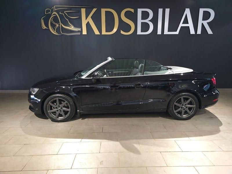 Begagnad Audi A3 Comfort 125 HK (91 kW) 2015 Svart Cab