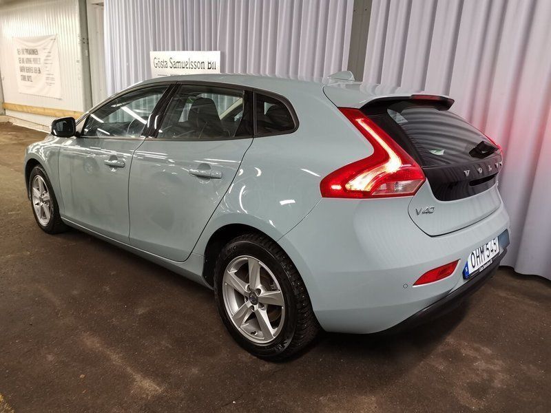 Volvo v40 t2