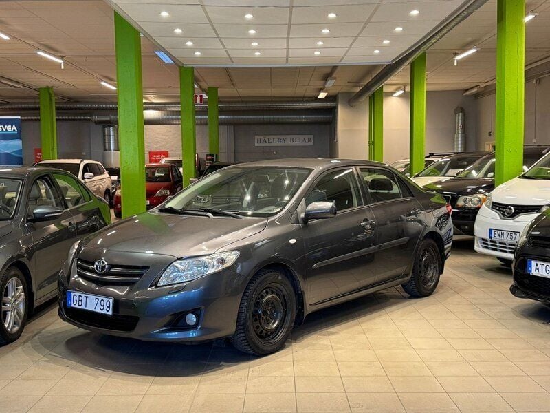 Grå Begagnad 2007 Toyota Corolla Sedan | 44 900 kr (Superpris) - Bild 1/4