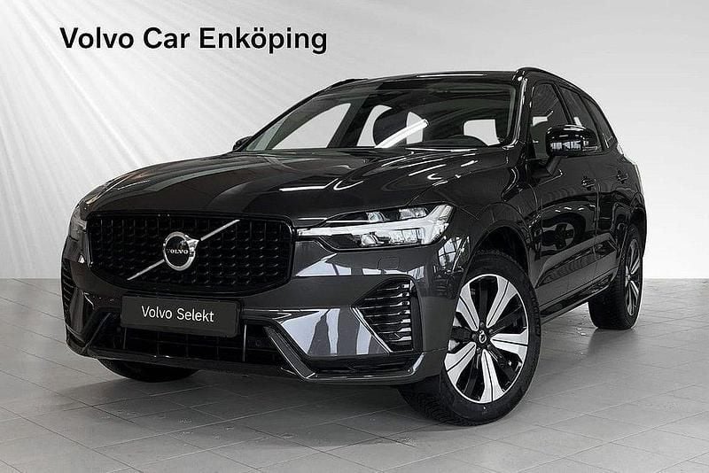 Grå Begagnad 2024 Volvo XC60 Plus SUV | 519 900 kr (Marknadspris) - Bild 1/3