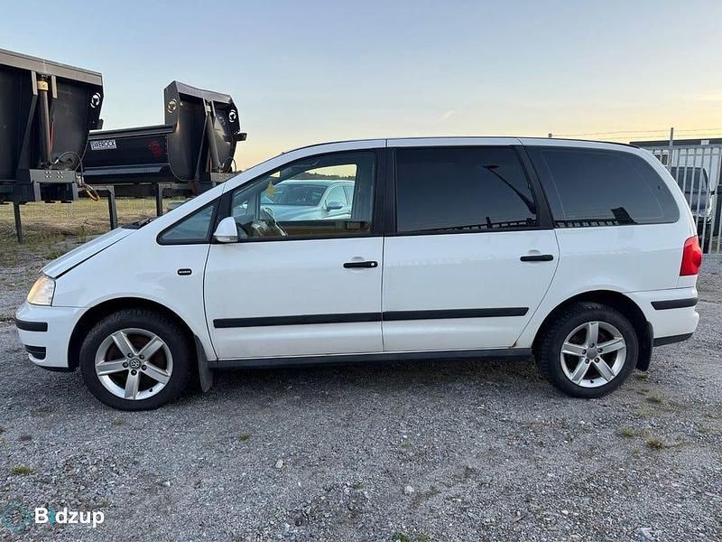 Begagnad VW Sharan 116 HK (85 kW) 2006 Vit Minibuss