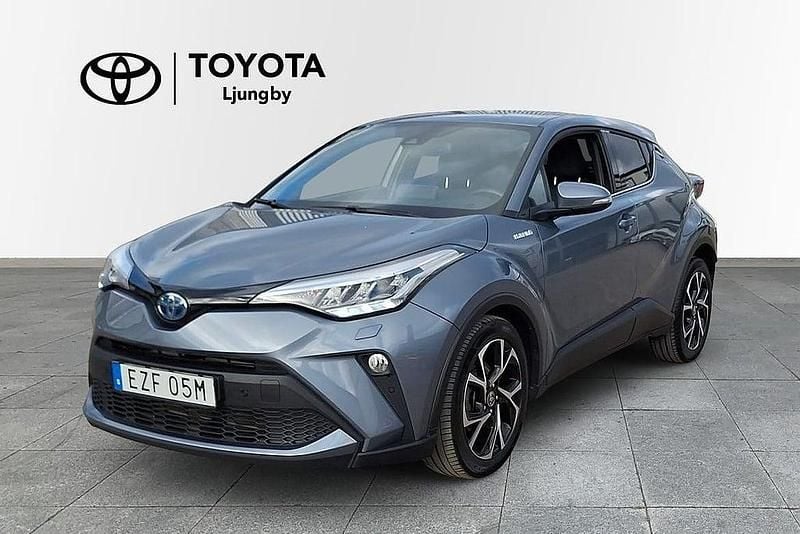 Grå Begagnad 2021 Toyota C-HR Edition SUV | 259 000 kr (Marknadspris) - Bild 1/3
