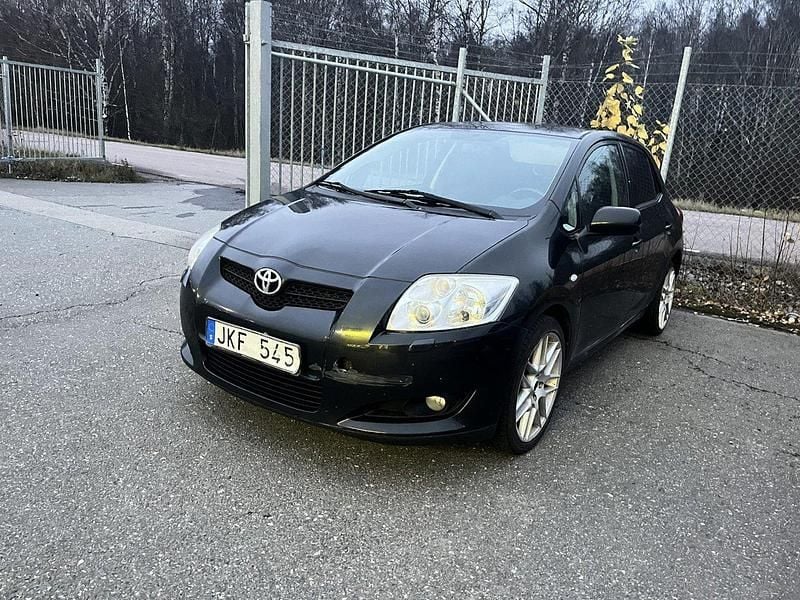 Svart Begagnad 2008 Toyota Auris Halvkombi | 19 000 kr (Superpris) - Bild 1/1