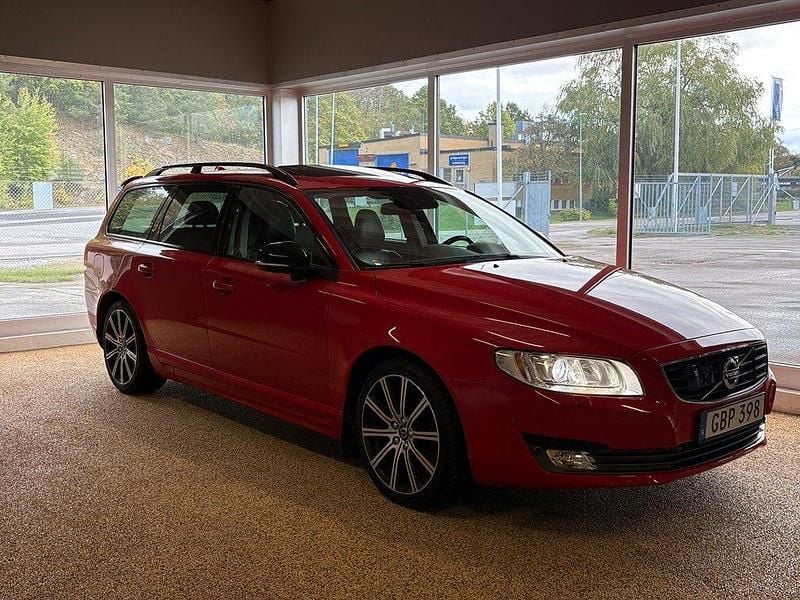 Röd Begagnad 2015 Volvo V70 Standard Kombi | 149 900 kr (Lite dyr) - Bild 1/4