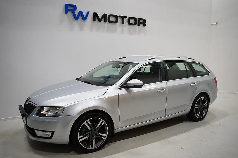 Silver Begagnad 2013 Skoda Octavia Elegance Kombi | 79 800 kr (Marknadspris) - Bild 1/4