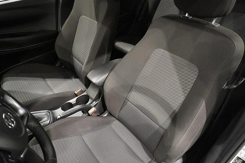Begagnad Hyundai i20 Essential 101 HK (74 kW) 2022 Vit Halvkombi