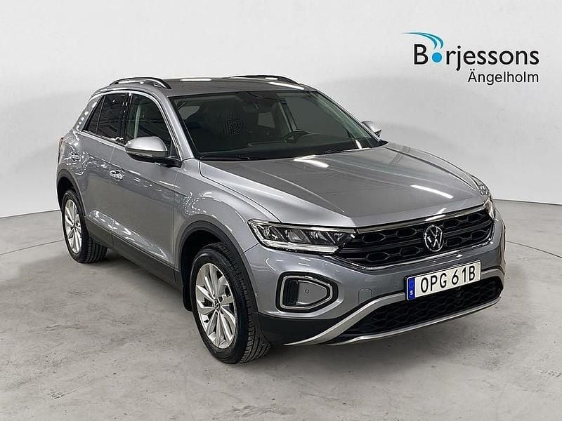 Silver Begagnad 2024 VW T-Roc SUV | 309 000 kr (Marknadspris) - Bild 1/4
