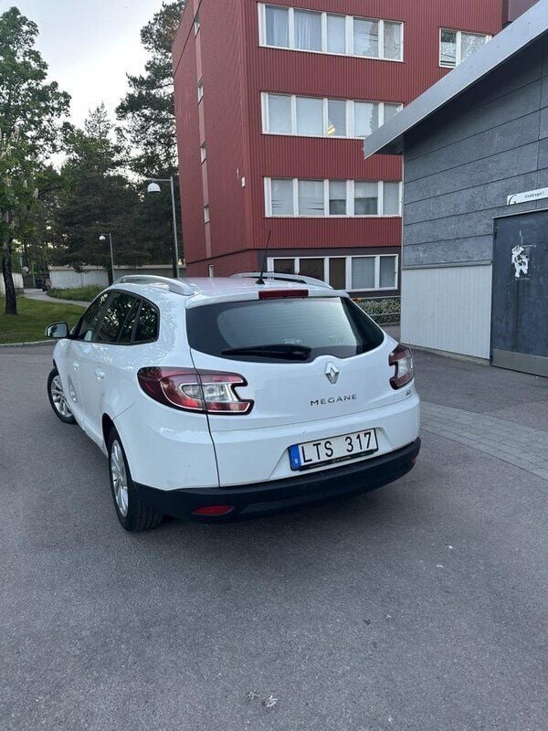 Vit Begagnad 2013 Renault Mégane GrandTour Kombi | 60 000 kr (Marknadspris) - Bild 1/4