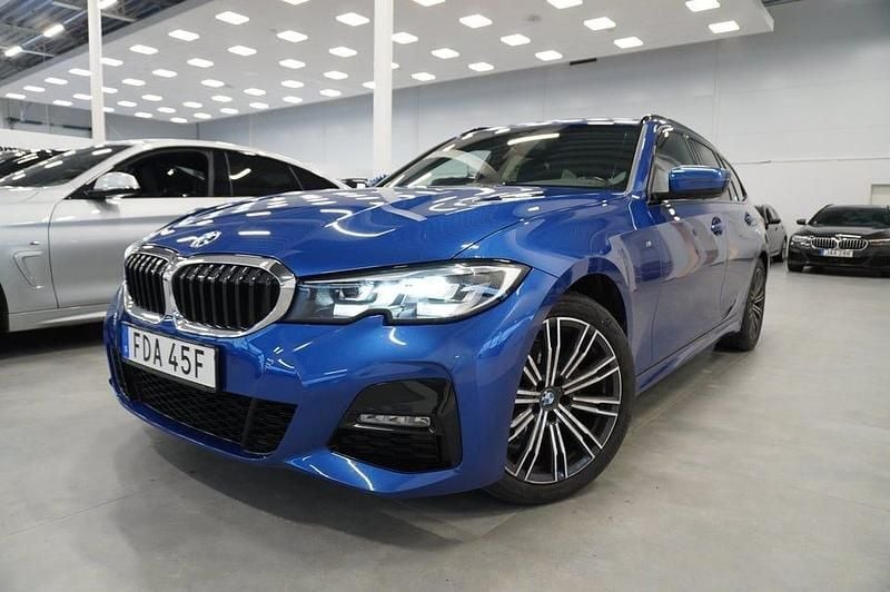 Blå Begagnad 2020 BMW 320 M Sport Kombi | 369 900 kr (Lite dyr) - Bild 1/4