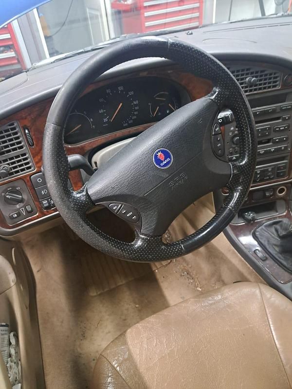 Begagnad Saab 9-5 Aero 230 HK (169 kW) 2001 Kombi