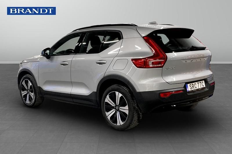 Begagnad Volvo XC40 Single Motor 175 kW (238 HK) 2023 Silver SUV
