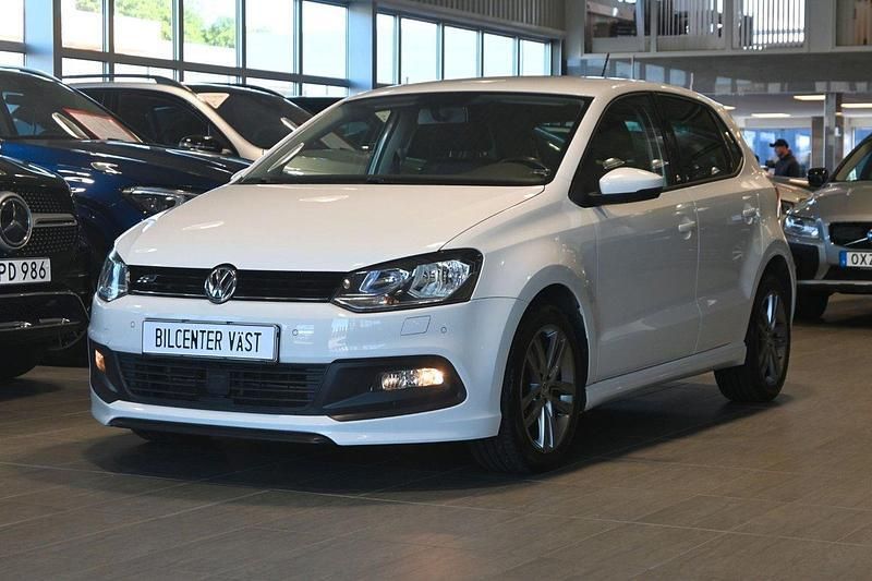 Vit Begagnad 2017 VW Polo R-line Halvkombi | 129 000 kr (Marknadspris) - Bild 1/4