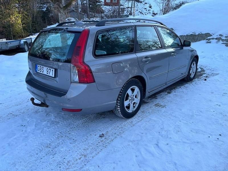 Begagnad Volvo V50 Momentum 125 HK (91 kW) 2008 Kombi