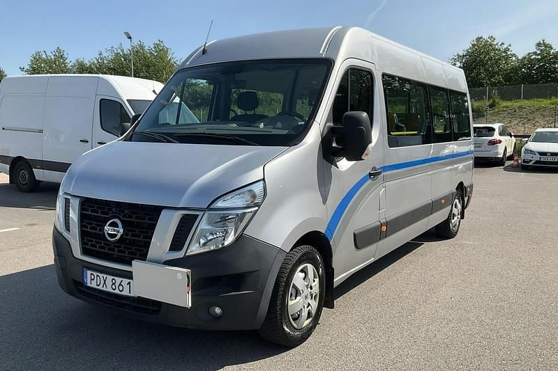 Silver Begagnad 2017 Nissan NV400 Van | 125 000 kr (Marknadspris) - Bild 1/4
