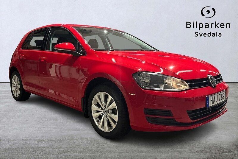 Röd Begagnad 2015 VW Golf VII Halvkombi | 139 900 kr (Marknadspris) - Bild 1/4