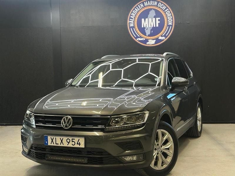 Grå Begagnad 2019 VW Tiguan SUV | 254 800 kr (Superpris) - Bild 1/4